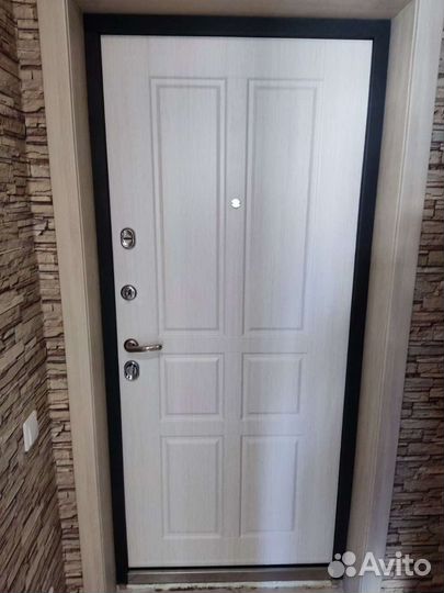 Входная дверь