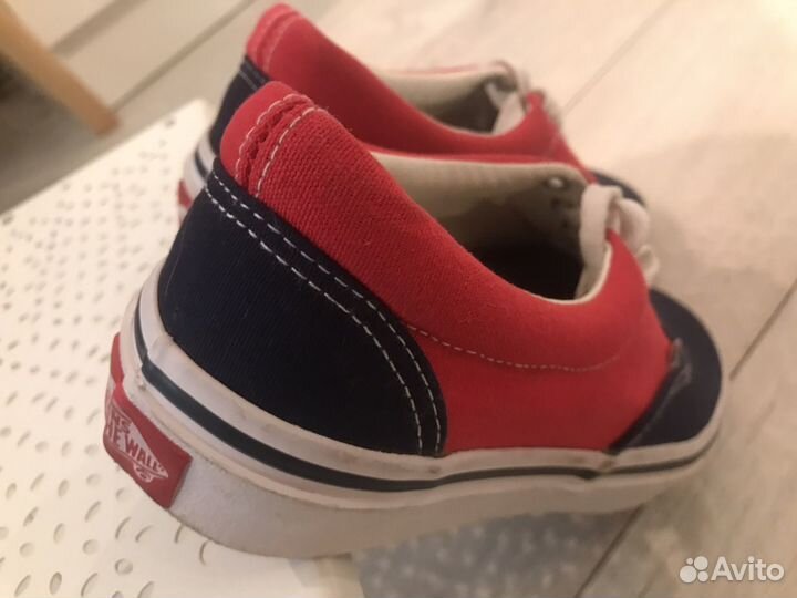 Кеды: бренд vans