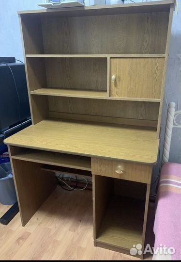 Детский письменный стол