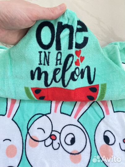 Полотенце детское махровое и погремушки в подарок