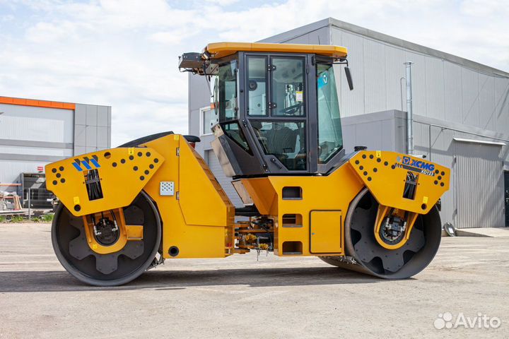 Дорожный каток XCMG XD123, 2023