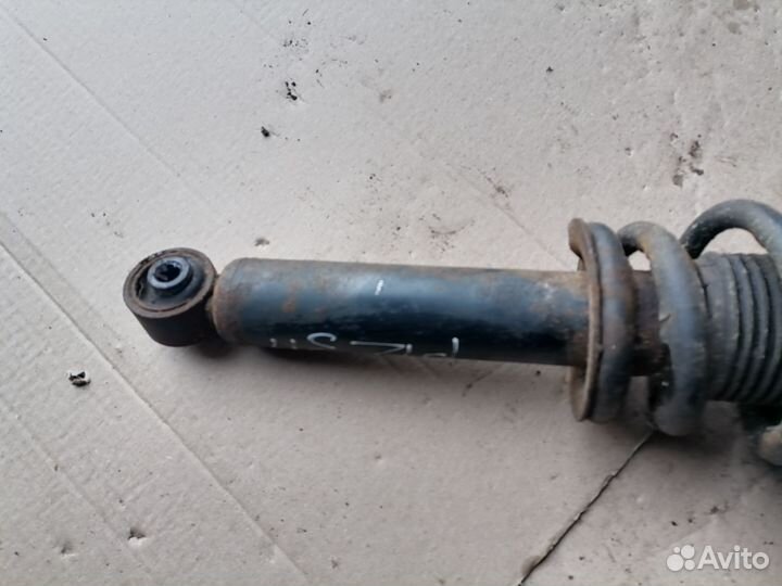 Задняя стойка Nissan Primera P12 правая