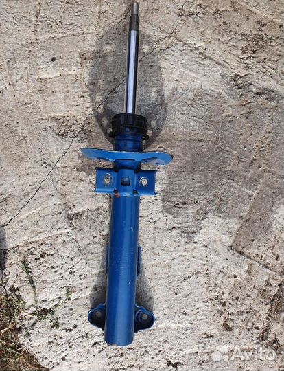 Стойка передняя Mercedes w212 e211