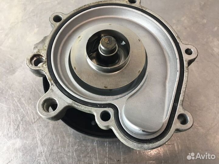 Помпа Mercedes E-Class W212 M271 1.8TI 2009