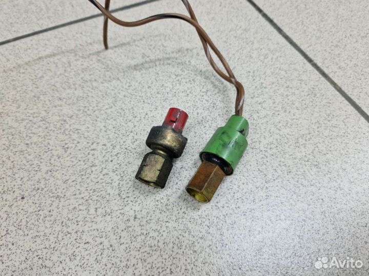 Датчик давления кондиционера Audi 80 B4/B3, 100/A6