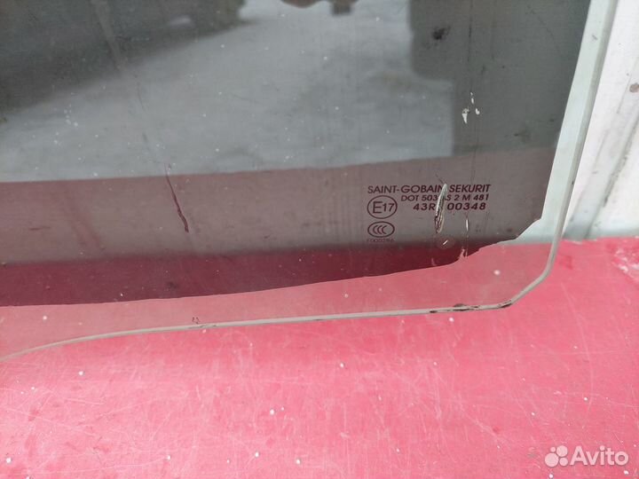 Стекло задней правой двери BMW E38