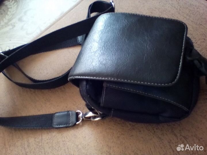 Наплечная маленькая сумка