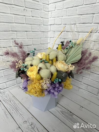 Композиция из сухоцветов