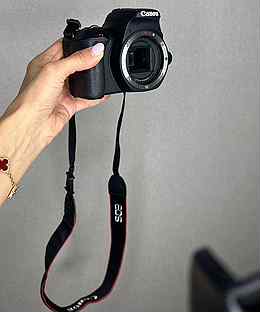 Canon EOS 200d