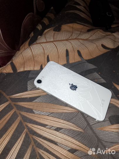 iPhone SE, 64 ГБ