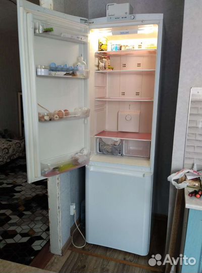 Холодильник бу indesit