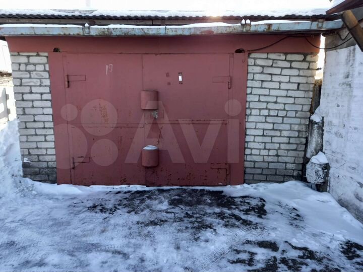 Гараж, > 30 м²