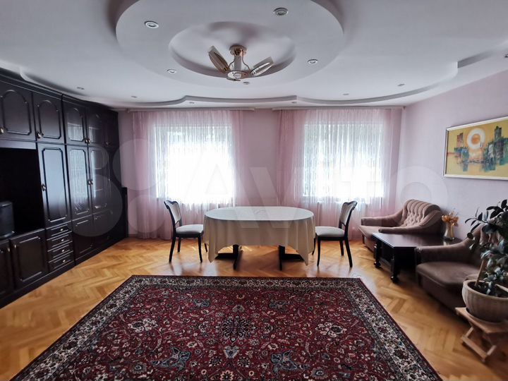 Дом 313 м² на участке 15 сот.