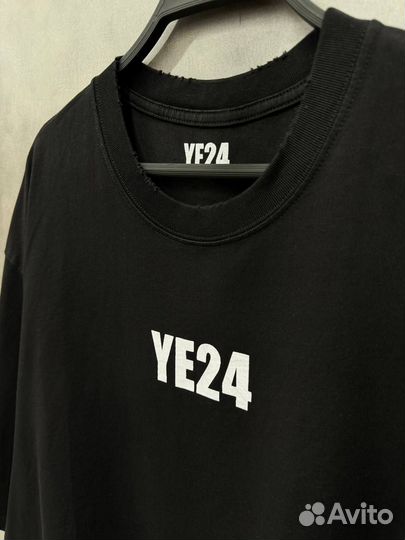 Футболка YE24 оверсайз