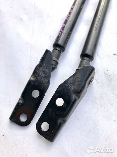 Suzuki SX4 амортизатор крышки багажника