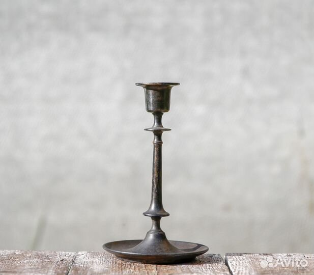 Бронзовый старинный подсвечник в патине