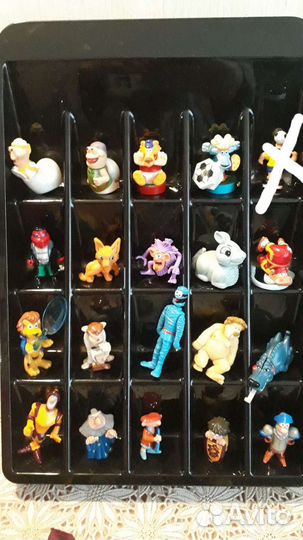 Игрушки из киндеров, много