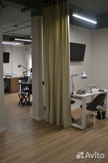 Маникюр и педикюр