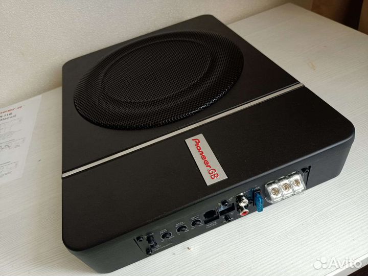 Активный Сабвуфер Пионер под сиденье автомобиля