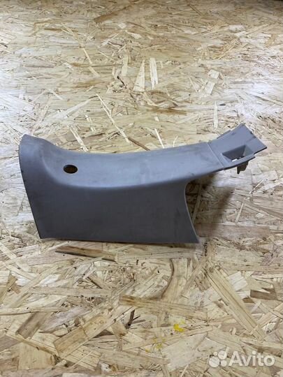 Обшивка стойки задняя верхняя левая Renault Megane