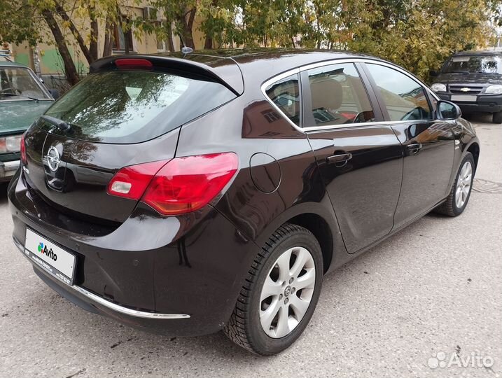 Opel Astra 1.6 AT, 2014, 136 000 км