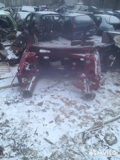 Передняя часть кузова Renault Laguna