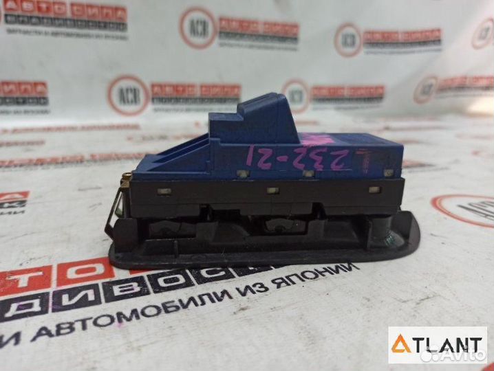 Блок упр. стеклоподьемниками передний правый suzuk