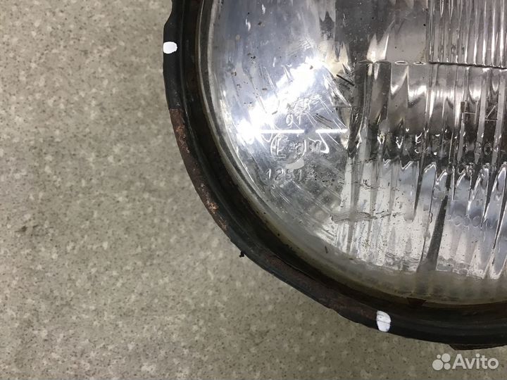 Фара левая VAZ niva -2121