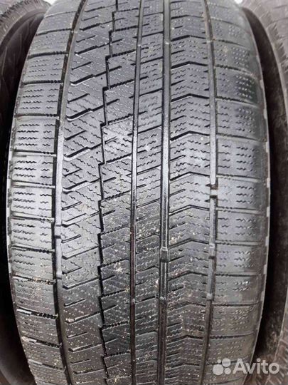 Bridgestone Blizzak Ice 255/45 R19 104S