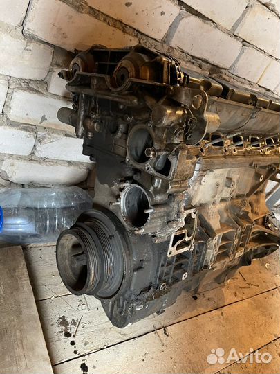 Двигатель M54B30