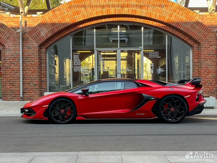 Аренда Lamborghini Aventador SVJ