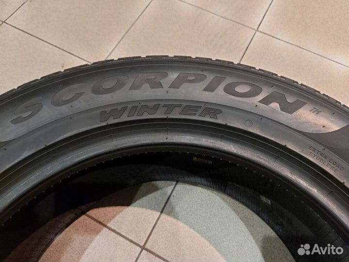 Pirelli Scorpion Winter 255/40 R22 103H