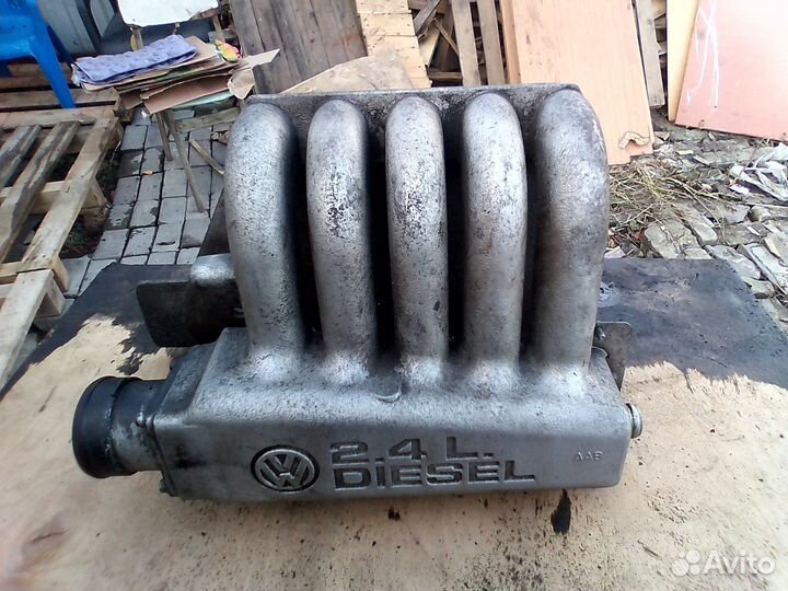 Впускной коллектор Volkswagen Transporter Т4