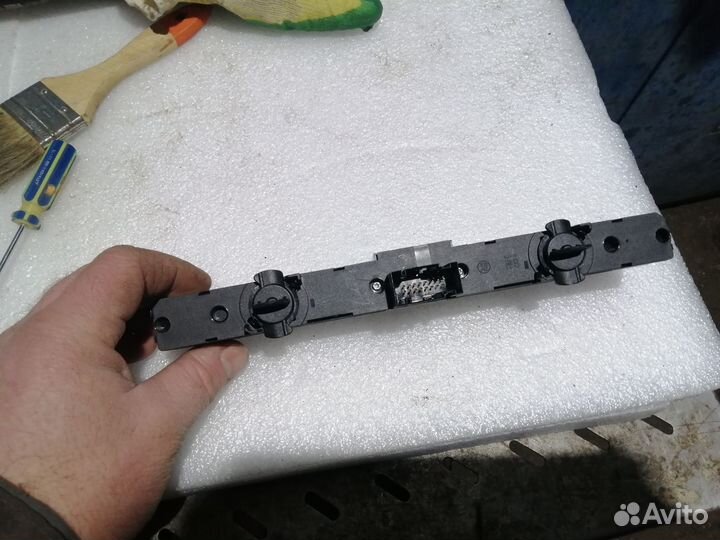 Кнопка аварийки Opel Astra H Zafira B