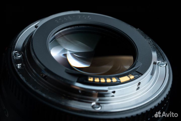 Объектив Canon EF 85mm f/1.8 USM