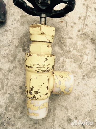 525-35.579 Клапан дроссельный штуцерный угловой сальниковый