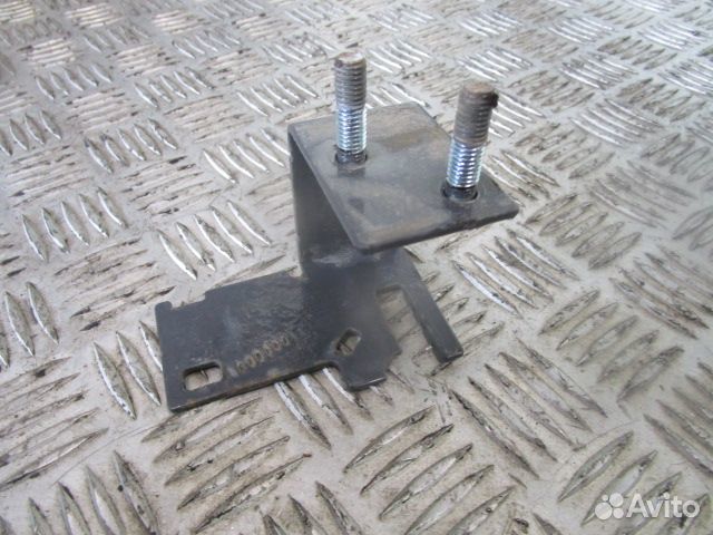 Кронштейн Volvo 22722395