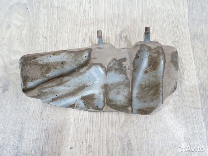 Кронштейн Toyota Corolla 150