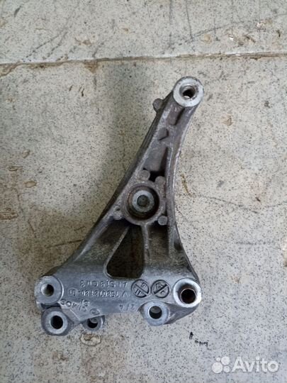 Кронштейн кондиционера Peugeot 308