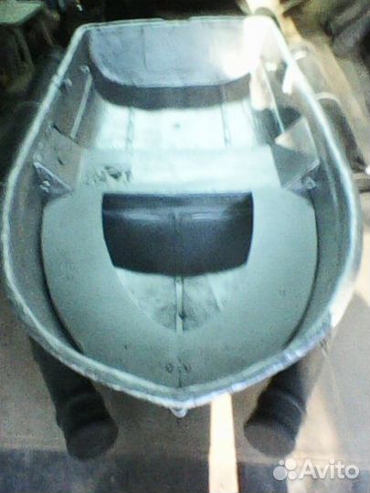 Лодка пластиковая
