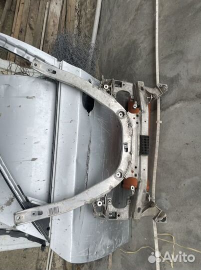 Под рамник на бмв е60