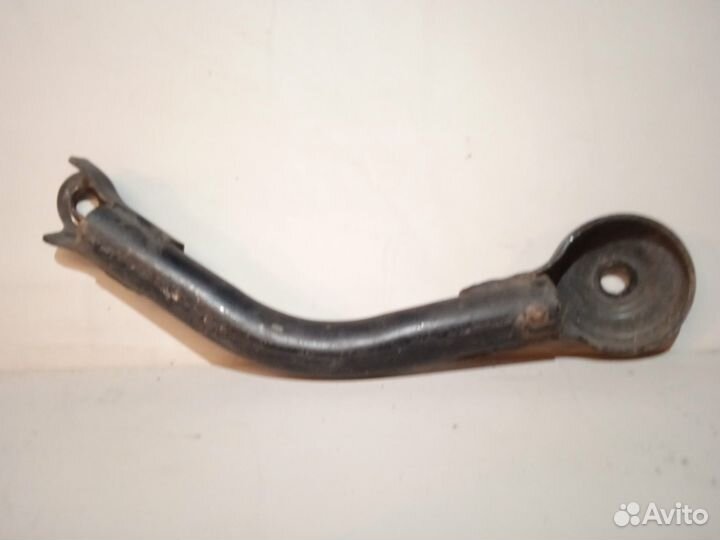 Кронштейн задней балки Левый Legacy 20157AE060