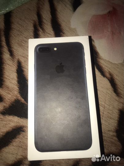 Телефон iPhone 7 plus