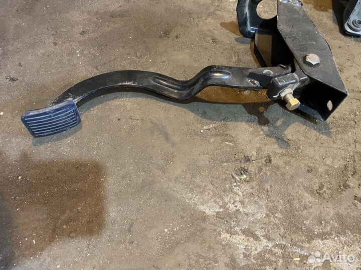 Педаль тормоза Hyundai Accent