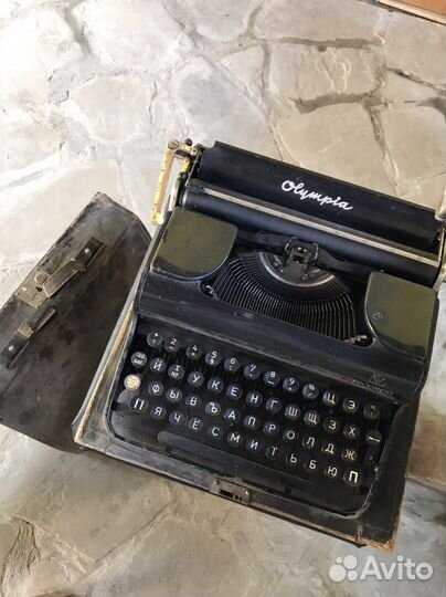 Печатная пишущая машинка Olympia Progress Germany
