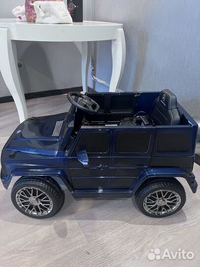 Электромобиль Rivertoys mercedes benz g63 amg