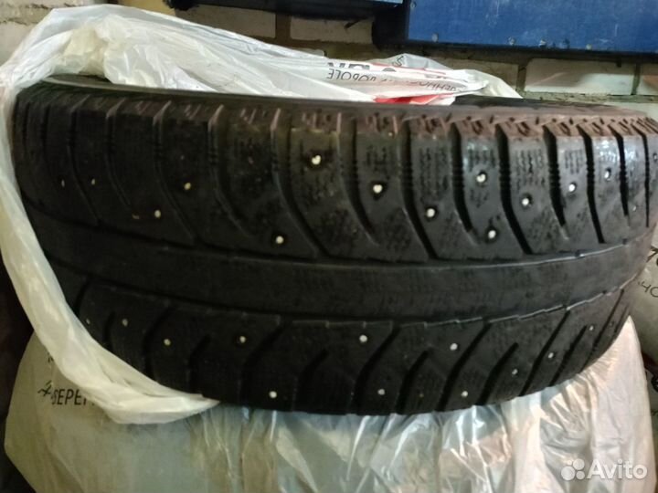 Bridgestone Ice Cruiser 7000S 205/55 R16