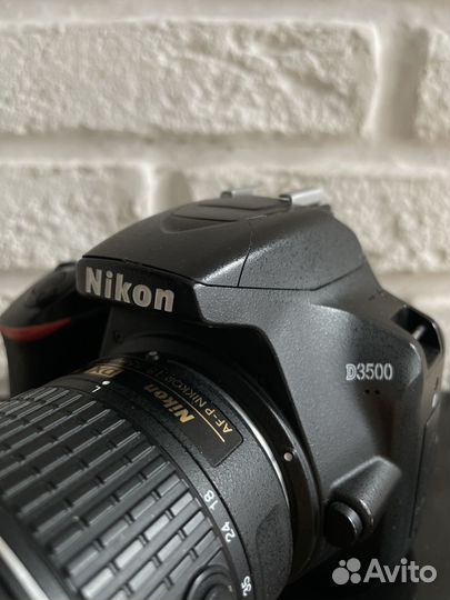 Зеркальный фотоаппарат Nikon D3500 18-55mm VR Kit