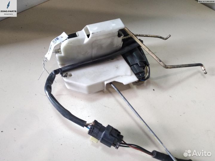 Замок двери передней правой 813201C020 на Hyundai Getz
