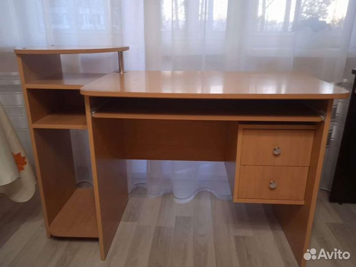 Компьютерный стол